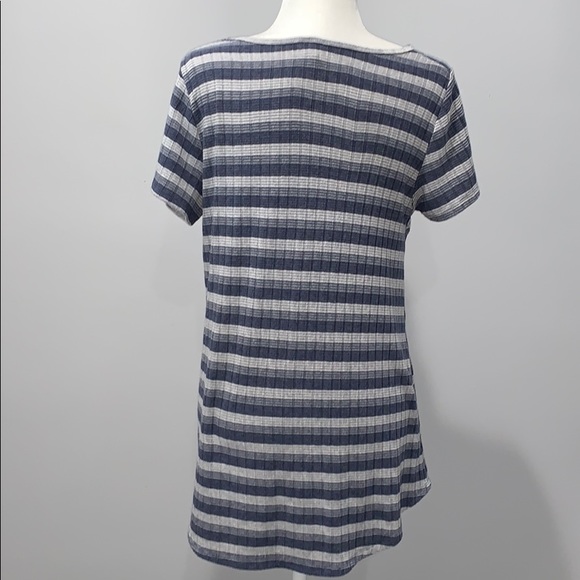 LuLaRoe Simply Comfortable Shirt Size Small - Picture 3 of 5